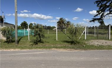terreno en venta en lujan con fondo a espacio verde