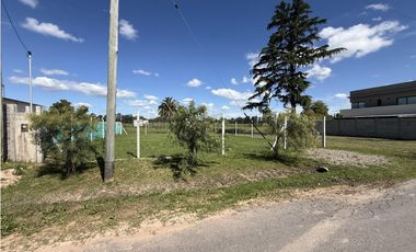terreno en venta en lujan con fondo a espacio verde