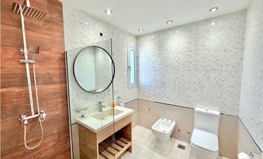 departamento a estrenar 2 ambientes en venta en lujan centro con patio y cochera