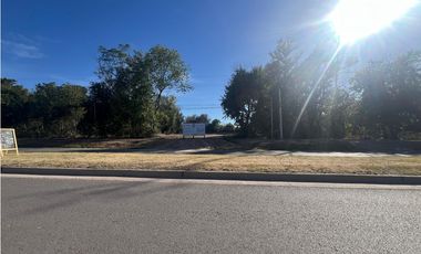 terreno en venta en lujan sobre Av. Julio a roca