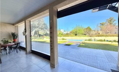 Casa en venta en barrio cerrado lomas de san antonio lujan