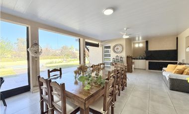 Casa en venta en barrio cerrado lomas de san antonio lujan