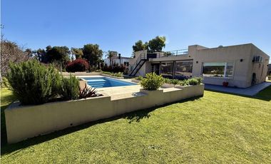 Casa en venta en barrio cerrado lomas de san antonio lujan