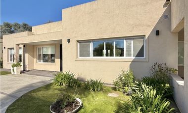 Casa en venta en barrio cerrado lomas de san antonio lujan