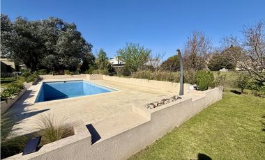 Casa en venta en barrio cerrado lomas de san antonio lujan