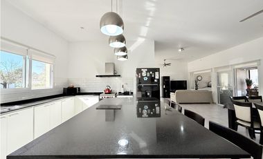 Casa en venta en barrio cerrado lomas de san antonio lujan