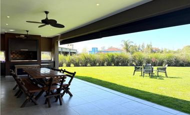 casa en venta de 3 ambientes con pileta y fondo a espacio verde en haras san pablo UF  118