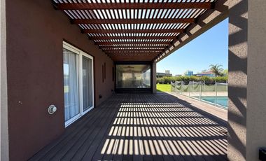 casa en venta de 3 ambientes con pileta y fondo a espacio verde en haras san pablo UF  118