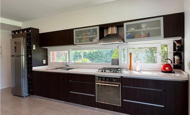 casa en venta de 3 ambientes con pileta y fondo a espacio verde en haras san pablo UF  118