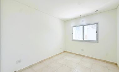 departamento a estrenar 3 ambientes en venta en lujan  planta baja con patio y cochera sin expensas