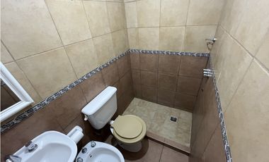 Alquiler anual de departamento con cochera