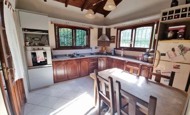 Chalet en PH 3 ambientes con entrada p/ autos - Soler y C. de Dolores