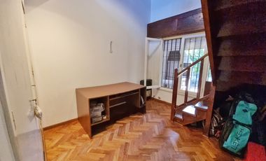 Chalet en PH 3 ambientes con entrada p/ autos - Soler y C. de Dolores