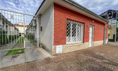 Chalet PH frente 3 amb. con cochera cubierta - Córdoba y Larrea