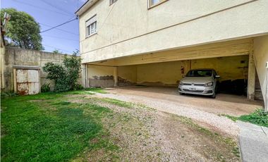 Chalet PH frente 3 amb. con cochera cubierta - Córdoba y Larrea