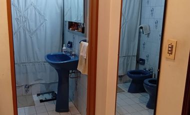 Casa sobre dos lotes en Jose Marmol