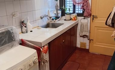 Casa sobre dos lotes en Jose Marmol