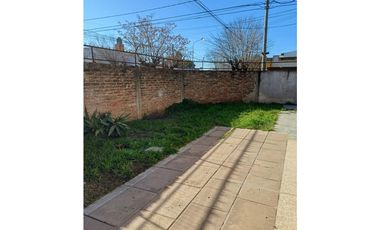 CASA A LA VENTA PARA REFACCIONAR EN MORENO