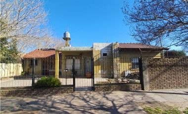 CASA A LA VENTA PARA REFACCIONAR EN MORENO