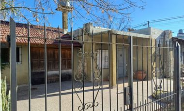 CASA A LA VENTA PARA REFACCIONAR EN MORENO