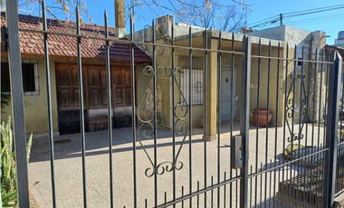 CASA A LA VENTA PARA REFACCIONAR EN MORENO