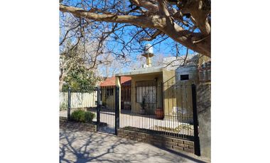 CASA A LA VENTA PARA REFACCIONAR EN MORENO