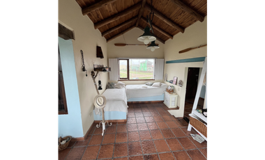 Venta casa con vista al mar y bajada a la playa en Camet Norte