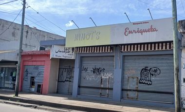 TRES LOCALES EN VENTA