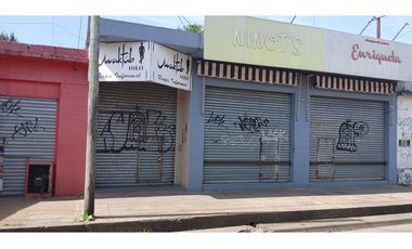 TRES LOCALES EN VENTA