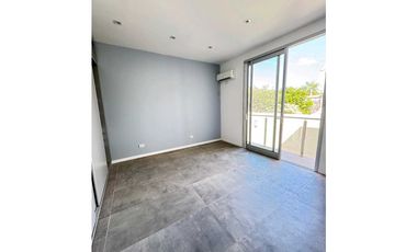 Casa 4 Dormitorios a metros del Parque Mitre