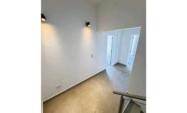 Casa 4 Dormitorios a metros del Parque Mitre