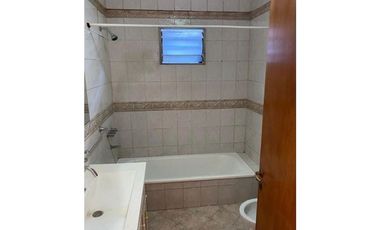 Duplex a la venta en Oribe esq. Thorne, Ituzaingo. APTO CREDITO