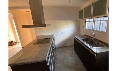 Duplex a la venta en Oribe esq. Thorne, Ituzaingo. APTO CREDITO