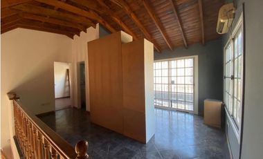 Duplex a la venta en Oribe esq. Thorne, Ituzaingo. APTO CREDITO