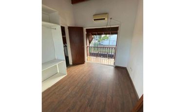 Duplex a la venta en Oribe esq. Thorne, Ituzaingo. APTO CREDITO