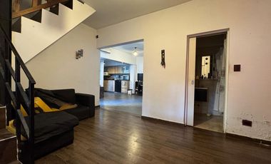 VENTA PH 4 AMB TIPO CASA COCHERA EXC ZONA CASEROS