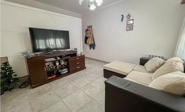 Chalet 6 ambientes - Magallanes y Reforma Universitaria