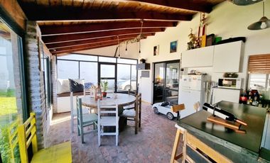 Chalet 4 amb. con parque. Apto crédito - Gutenberg y González Chávez