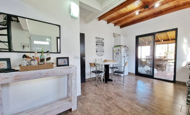 Chalet 4 amb. con parque. Apto crédito - Gutenberg y González Chávez