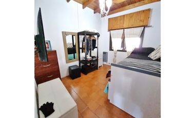 Chalet 4 amb. con parque. Apto crédito - Gutenberg y González Chávez