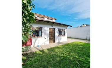 Chalet 4 amb. con parque. Apto crédito - Gutenberg y González Chávez