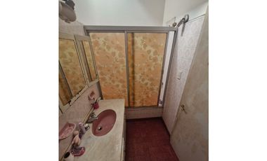 Villa Cabrera 2 /3 Dorm. Excelente Zona - a 20 m de Caraffa