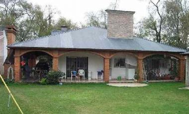 CHALET 5 AMBIENTES CON PISCINA