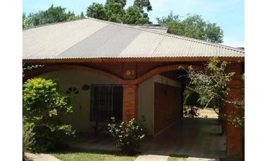 CHALET 5 AMBIENTES CON PISCINA