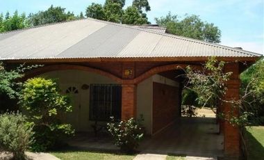 CHALET 5 AMBIENTES CON PISCINA