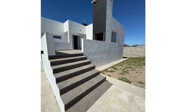 VENDO CASA DE CATEGORA