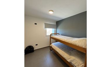 VENDO CASA DE CATEGORA