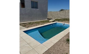 VENDO CASA DE CATEGORA
