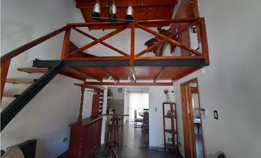 HERMOSO CHALET EN VENTA - ITUZAINGO NORTE. EXCELENTE DISEÑO