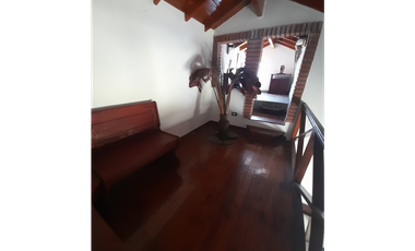 HERMOSO CHALET EN VENTA - ITUZAINGO NORTE. EXCELENTE DISEÑO